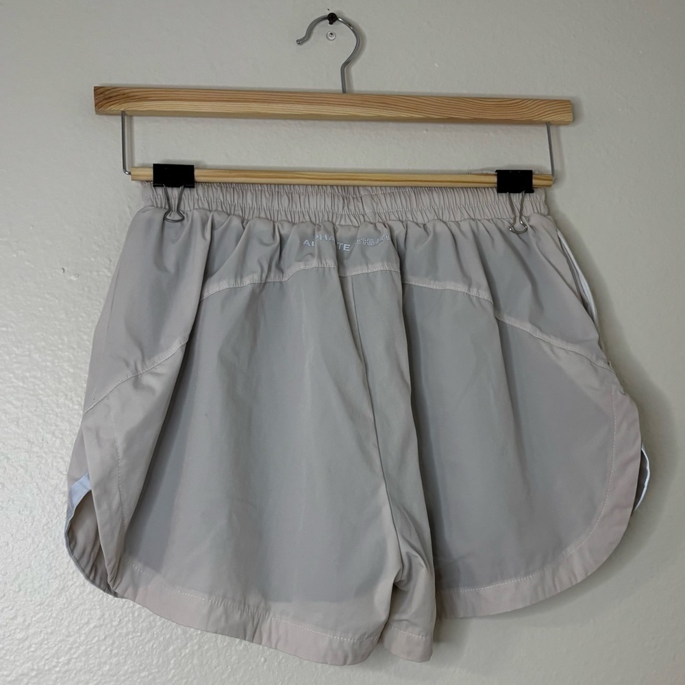 Alphalete Athletics Women Gray Stride Shorts Double Layered - Picture 10 of 10